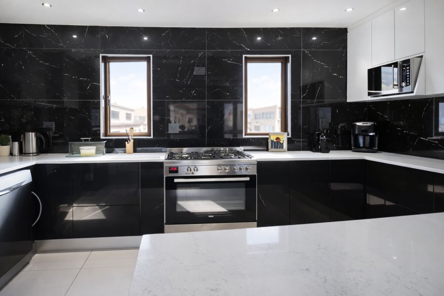 3 Bedroom Property for Sale in West Beach Western Cape